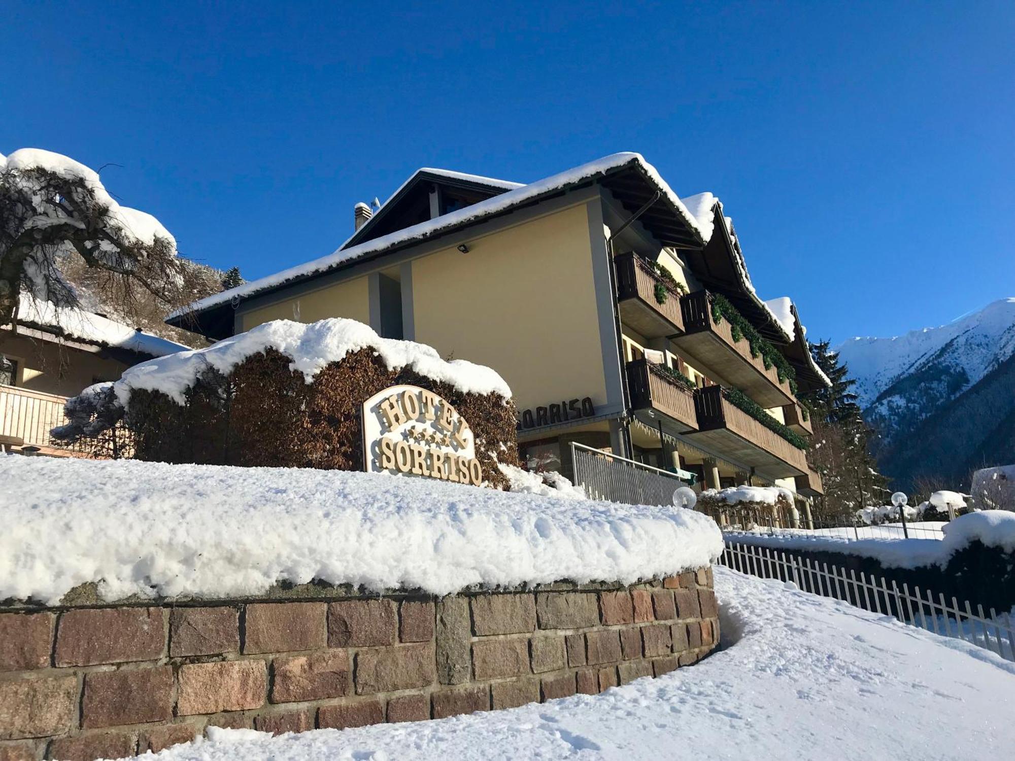 Hotel Garni Sorriso 폰테디레뇨 외부 사진
